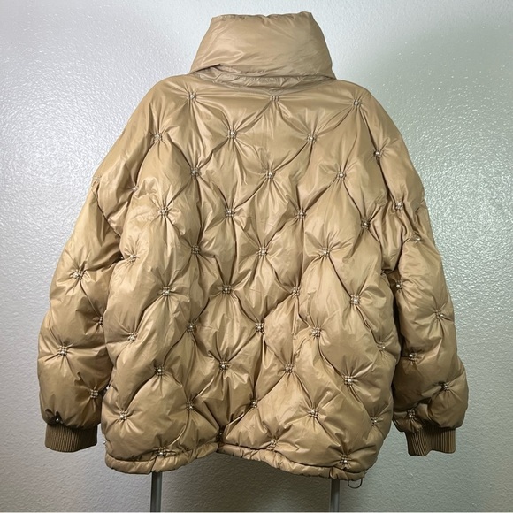 GUESS® Women’s Oversized Tan Pearls Puffer Jacket Size L - Picture 8 of 13